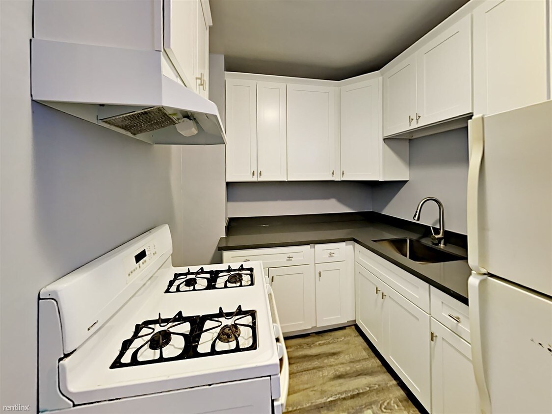 Primary Photo - Studio, 1 bath Apartment - 530 Grove St Apt 5