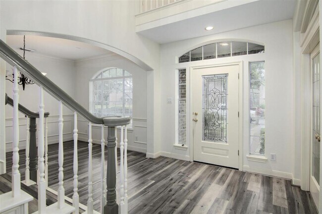 Building Photo - 3 Amberstone Dr