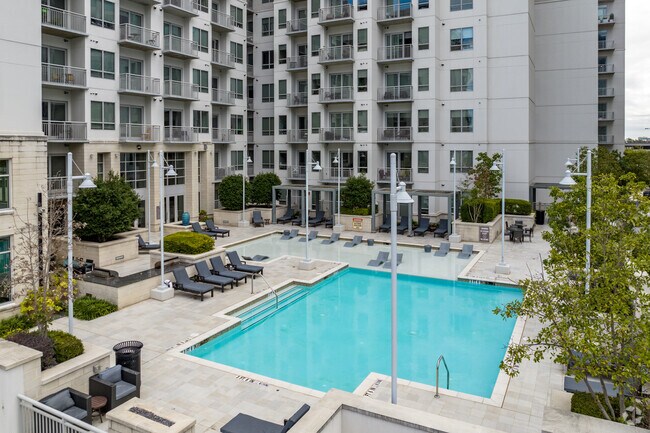 Foto del edificio - Trace Midtown Luxury Apartments