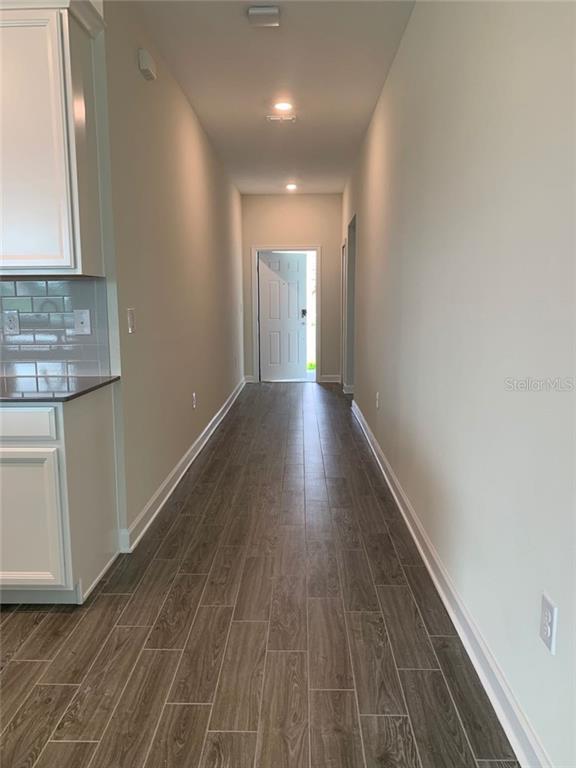 Building Photo - 410 Lionel Way