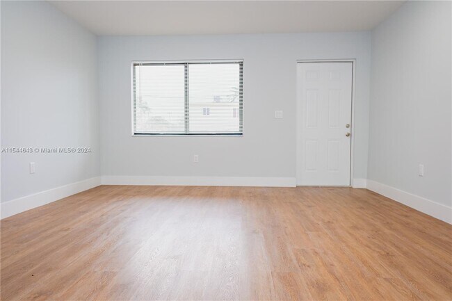 Foto del edificio - 1215 SW 39th Ave