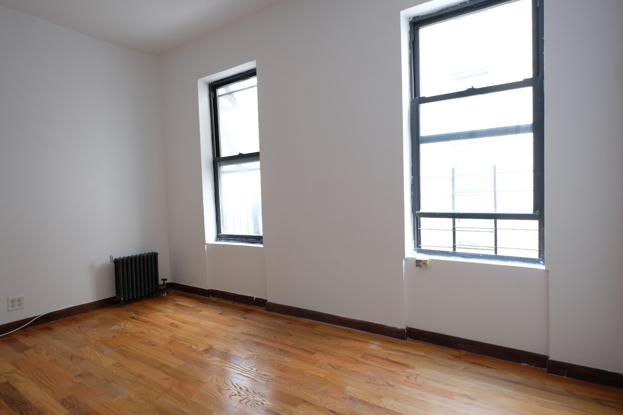 Primary Photo - 525 W 135th St