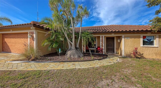 Building Photo - 4216 Plumosa Terrace