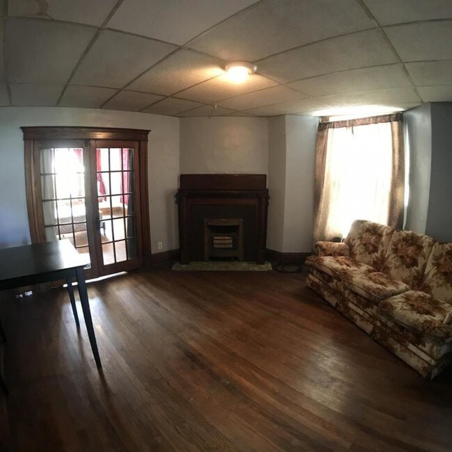 620 Locust Ave Apt A House Rental in Clarksburg, WV