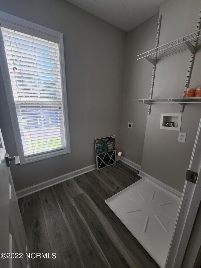 Building Photo - 802 Welton Cir