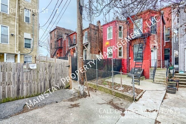 Building Photo - 104 E 20th St