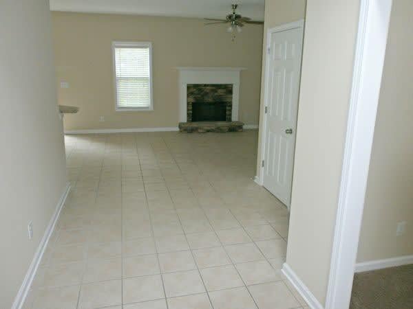 Building Photo - 214 Oak Hollow Ct