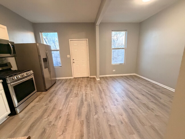 Building Photo - 3917 W Van Buren St