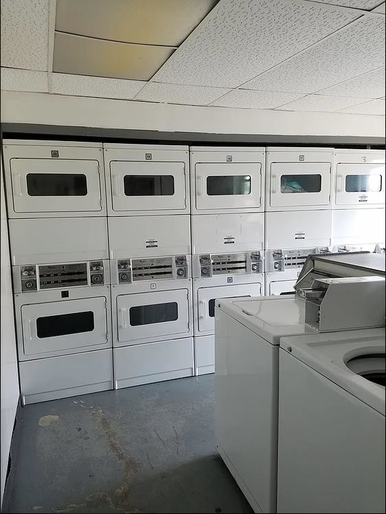 laundry - Ten Oaks