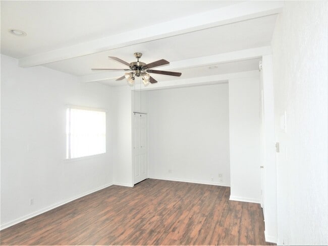 Foto del edificio - 4041 E 4th St