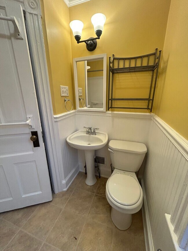 Foto del edificio - 556 N Plum St