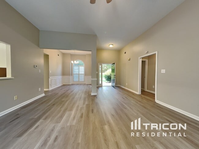 Building Photo - 101 Trailwood Ln