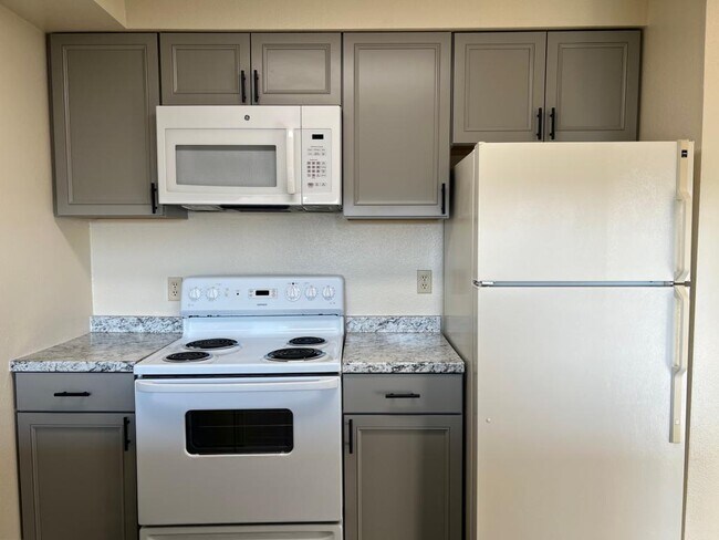 Building Photo - JW Wedgwood - 2 bedrooms