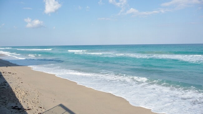 Foto del edificio - 3450 S Ocean Blvd