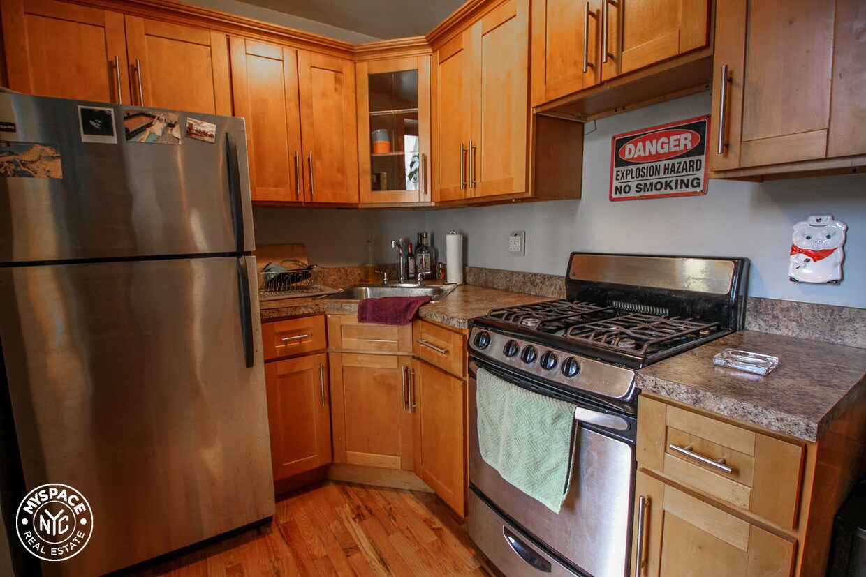 Primary Photo - 381 Berry St