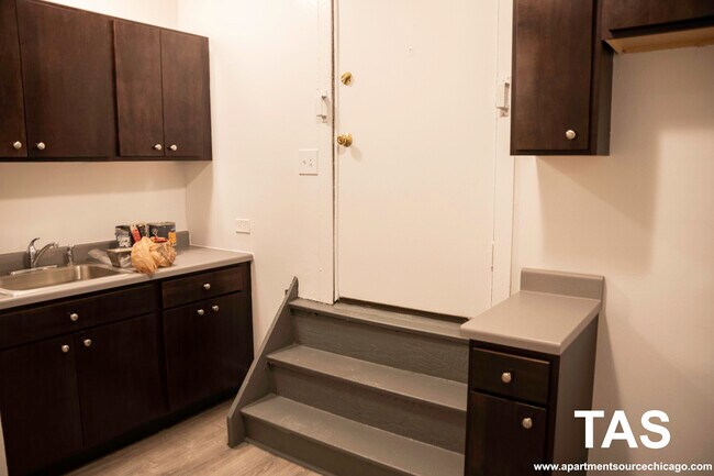 Building Photo - 1522 N Kedzie Ave