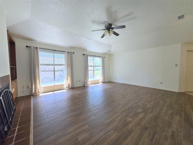 Foto del edificio - 12906 Newberry St