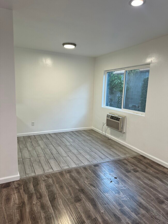 Foto del edificio - 618 E Cedar Ave