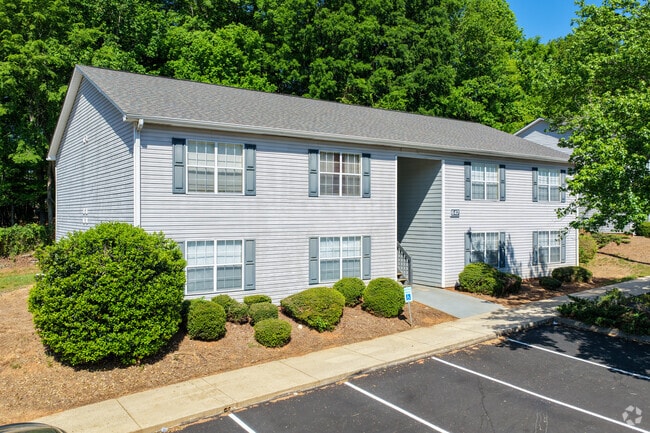 Building Photo - Cross Creek