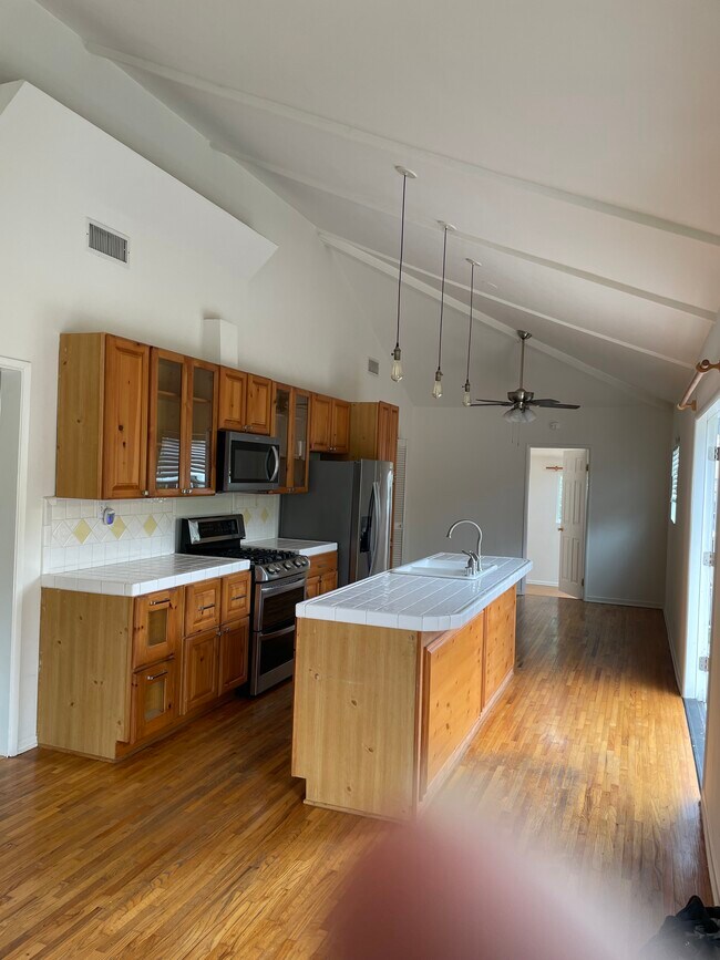 Kitchen to Living or Dining Room - 731 Brooks Ave
