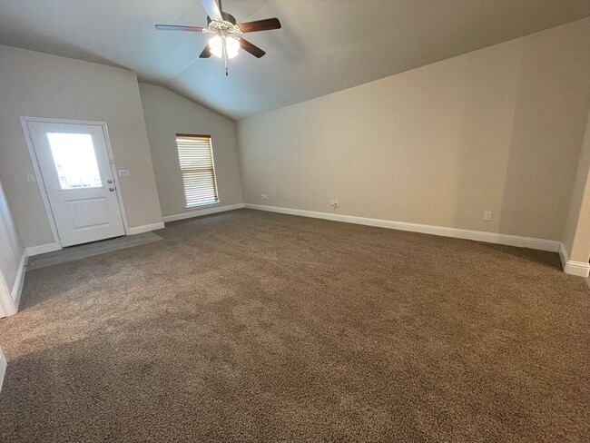 Building Photo - Cozy Home in Frenship ISD!