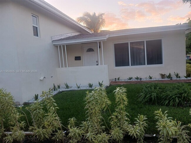 Foto del edificio - 1260 NE 200th Terrace