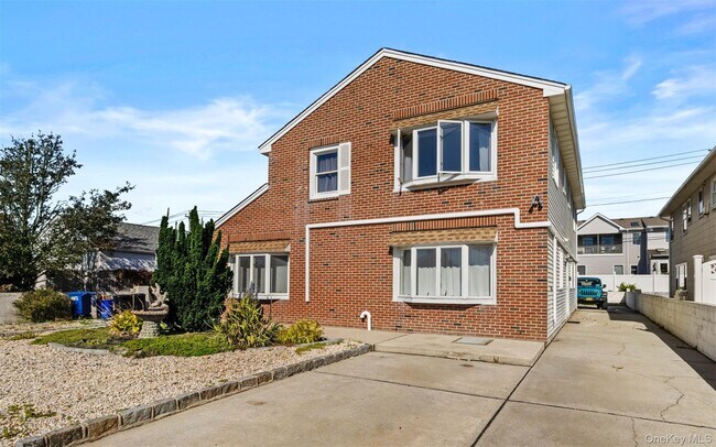 Foto del edificio - 539 W Park Ave