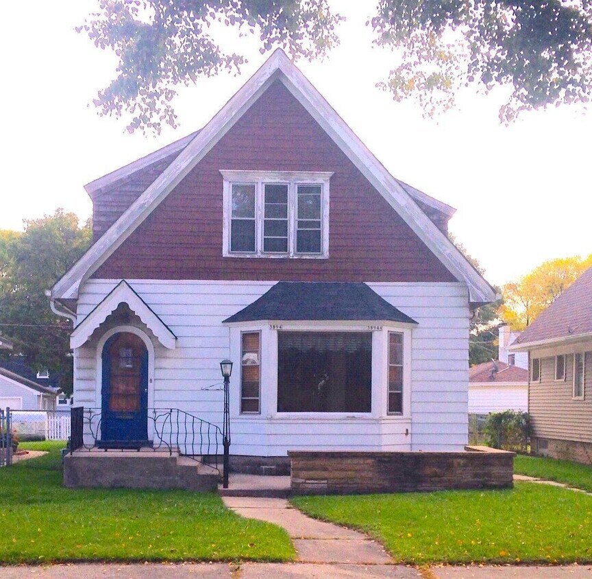 Primary Photo - 3894 N 41st St