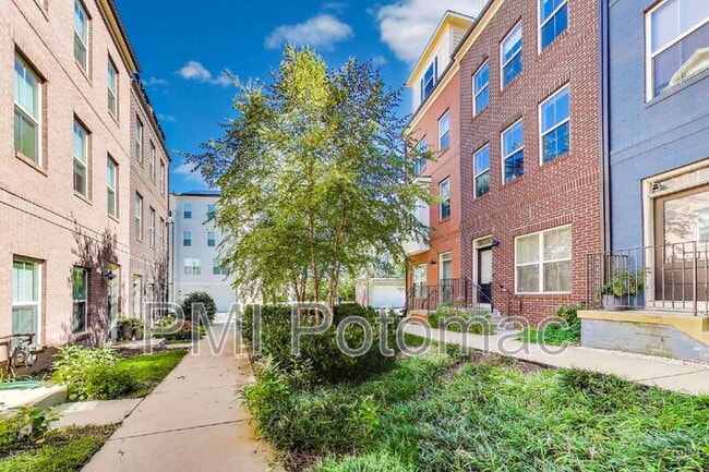 Building Photo - 127 Kandinsky Loop