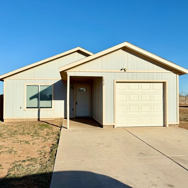 Foto del edificio - $99 Move In Special! - Cute 3 Bedroom 2 Ba...