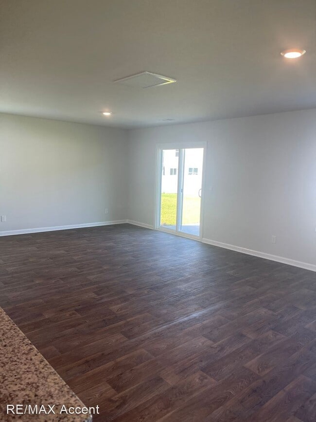 Building Photo - 4 br, 3 bath House - 216 Cold Creek Loop