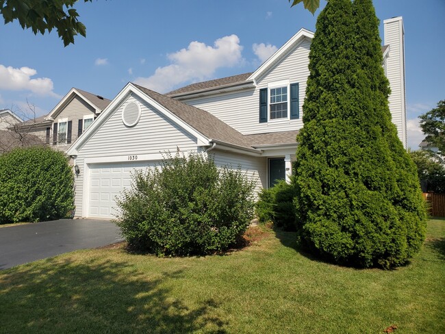 Building Photo - 1030 Shoreline Dr