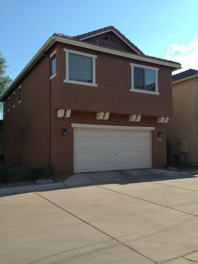 Foto del edificio - 7th Ave and Baseline. 3 bed, 2.5 bath, 2 c...