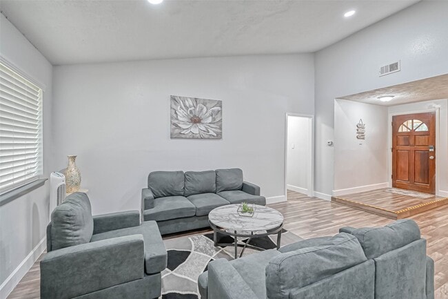 Foto del edificio - 11618 Corona Ln