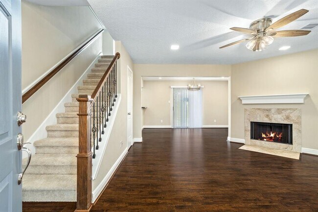 Building Photo - 15518 Appleridge Dr