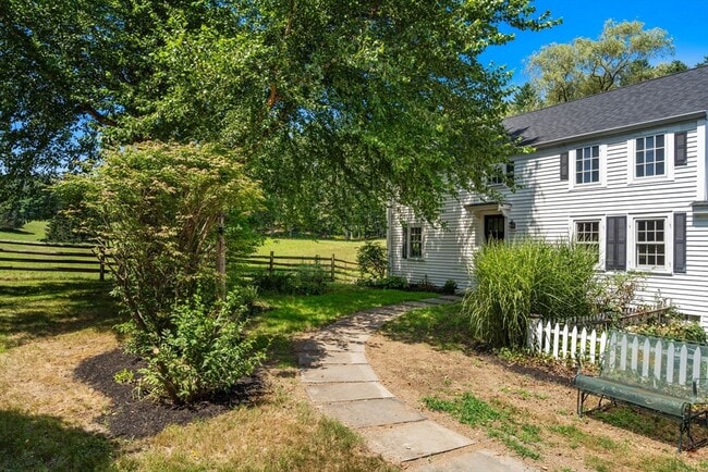 Building Photo - 157 Farm Rd