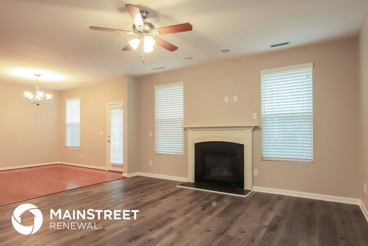 Foto principal - 121 Rosebud Ln