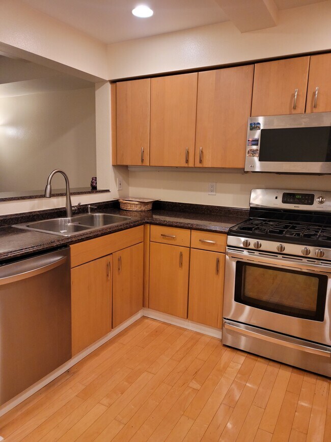 Kitchen - 701 Galer St