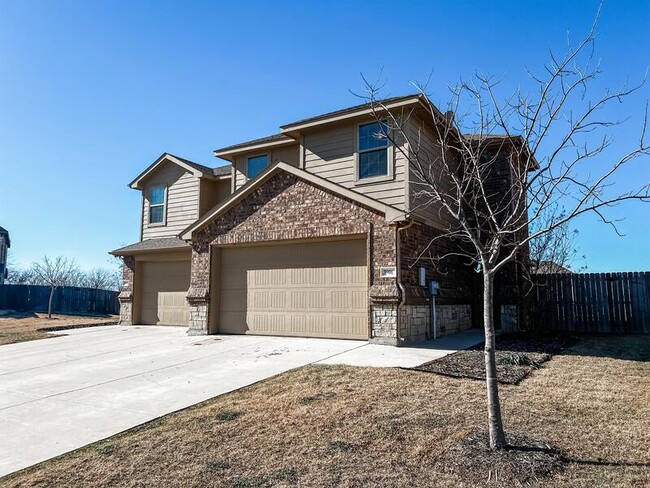 Building Photo - 3906 Ashton Dr