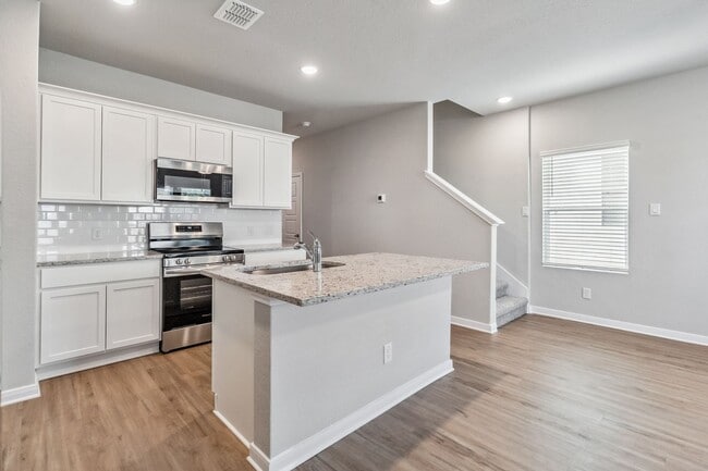 Foto del edificio - Brand New 3/2.5 Townhome