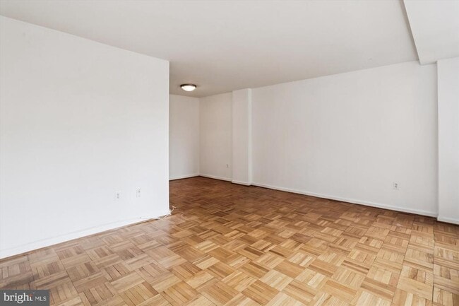 Building Photo - 4000 Tunlaw Rd NW