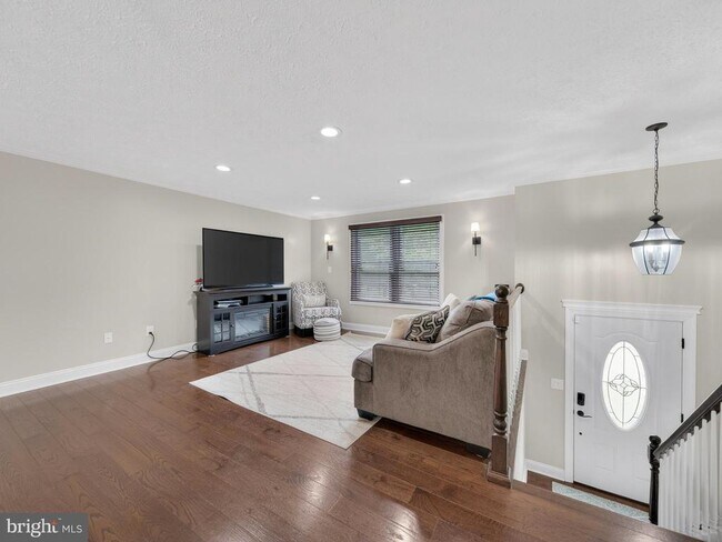 Foto del edificio - 3806 Candlelight Ct