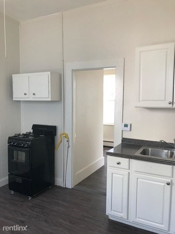 Building Photo - 3 br, 1 bath Apartment - 8 Shawmut Ter # 1
