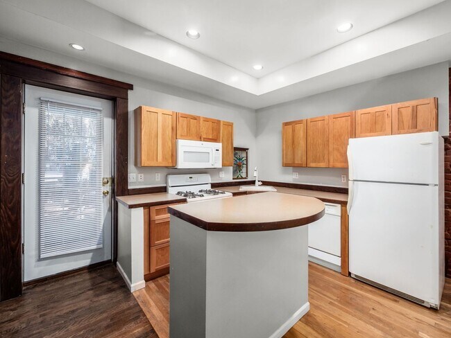 Foto del edificio - 1230 Indianola Ave