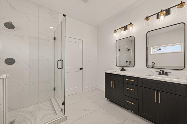 Foto del edificio - 6719 Knox St