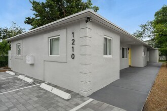 Building Photo - 1210 NW 2nd St