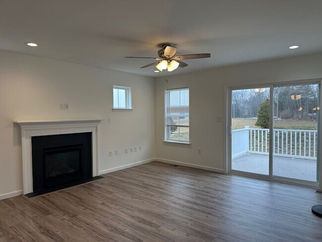 Foto del edificio - 67 Long Bnd Dr