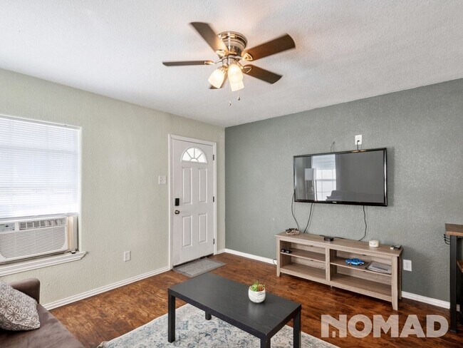 Building Photo - 516 N Montreal Ave