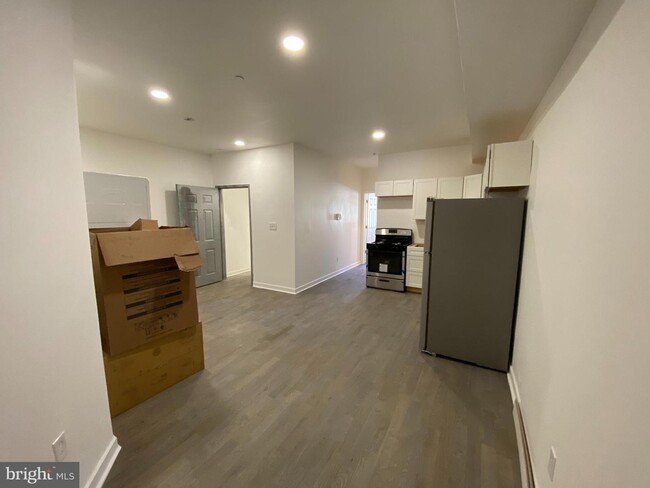 Building Photo - 528 N 34th St