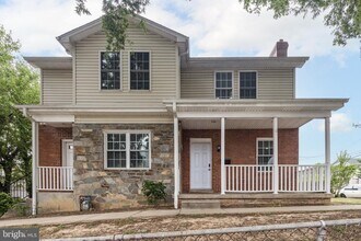 Building Photo - 1600 13th St S